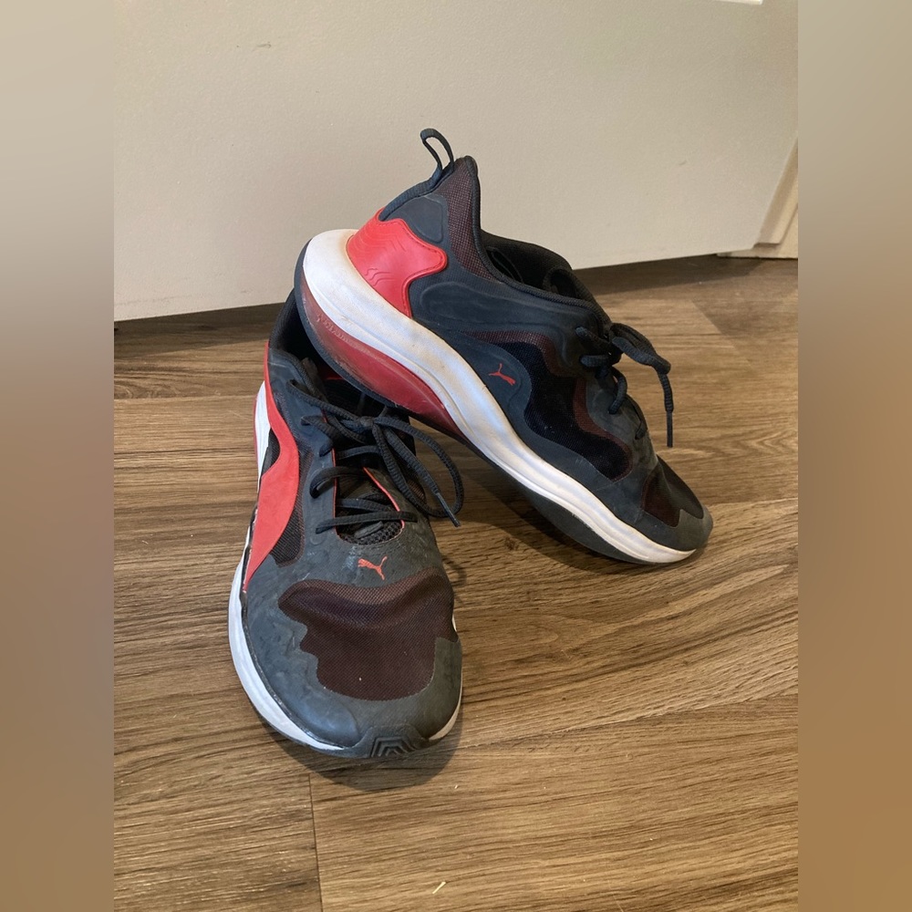 Men’s puma tennis shoes size 11